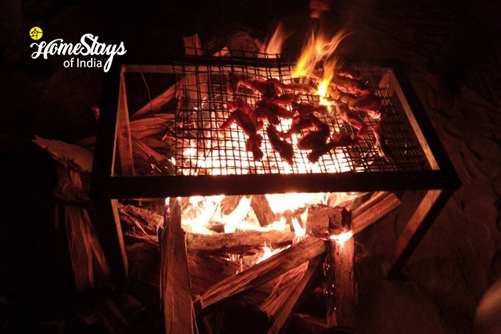 Barbeque-Shining Star Homestay-Okhrey