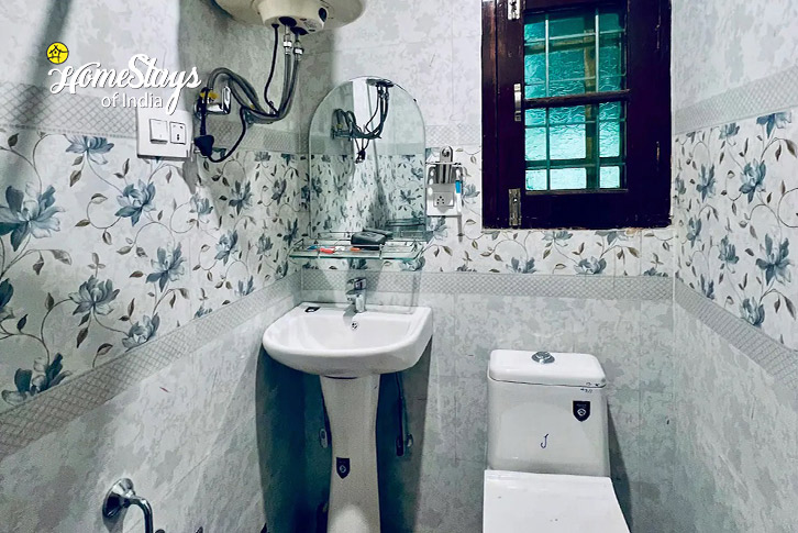 Bathroom-1-Sindh Riverside Cottages-Ganderbal