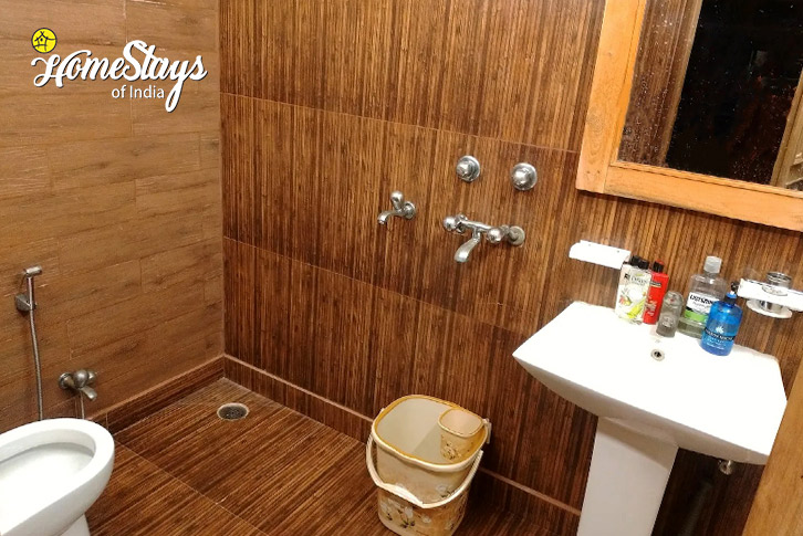 Bathroom-1-The Green Grace Homestay-Faridabad