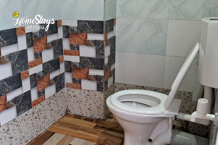 Bathroom-Peaks & Valleys Homestay-Rishop