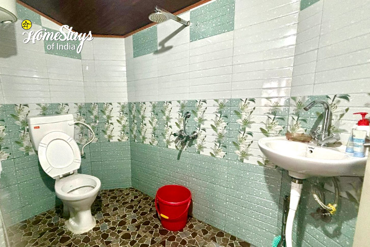 Bathroom-Sunrise Crest Homestay, Rangbull-Darjeeling