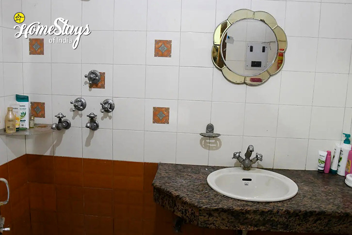 Bathroom-The Wellness Homestay-Amritsar