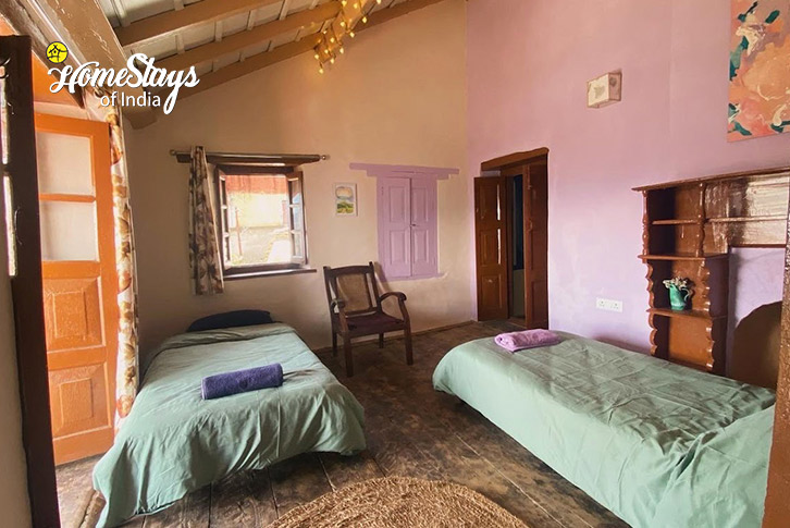 Bedroom-1-Hope Farmstay-Pauri