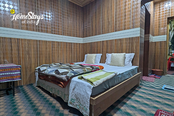 Bedroom-1-Buddha Rock Homestay-Mulbekh