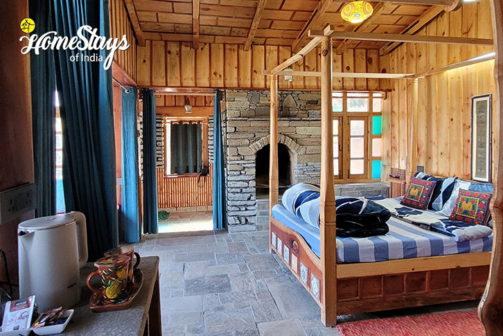 Bedroom-1.1-Aesthetic Bliss Homestay, Jalna-Almora