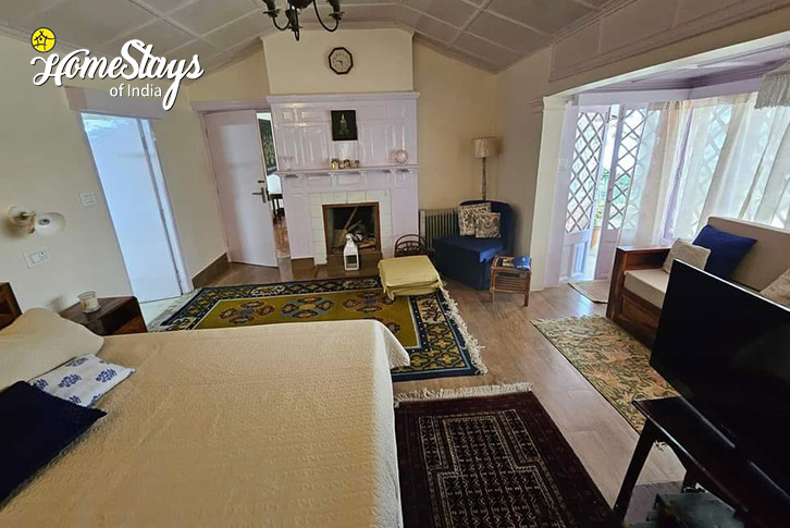 Bedroom-1.1-The Antique Abode Heritage Homestay, Shimla