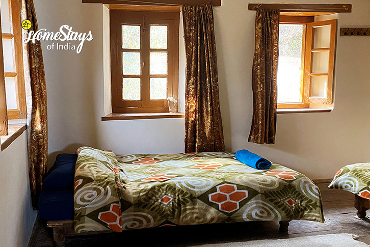 Bedroom-2-Hope Farmstay-Pauri