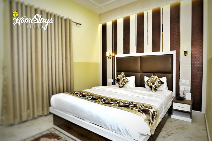 Classic City View-Room-Rise in Love Homestay-Agra