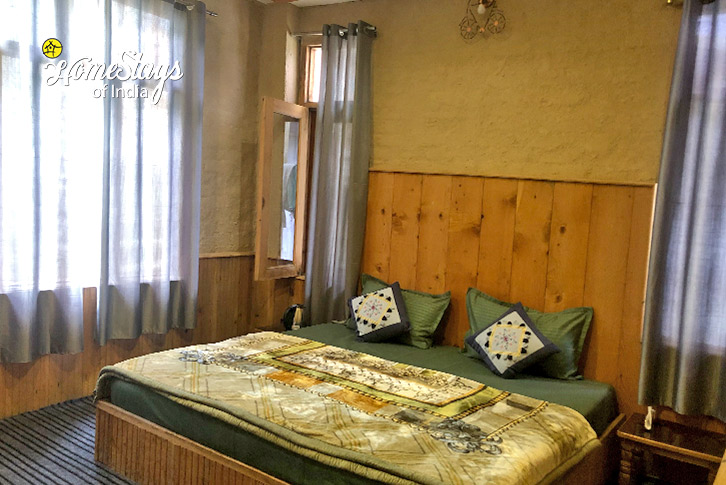 Classic Room-Hidden Trails Homestay-Shangarh