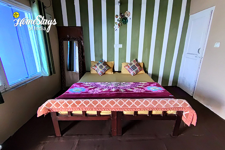 Classic-Room-1-Gunehar Gorge Homestay-Bir