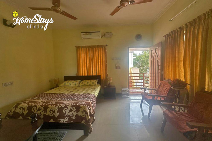 Classic-Room-1-Noyyal Homestay-Coimbatore