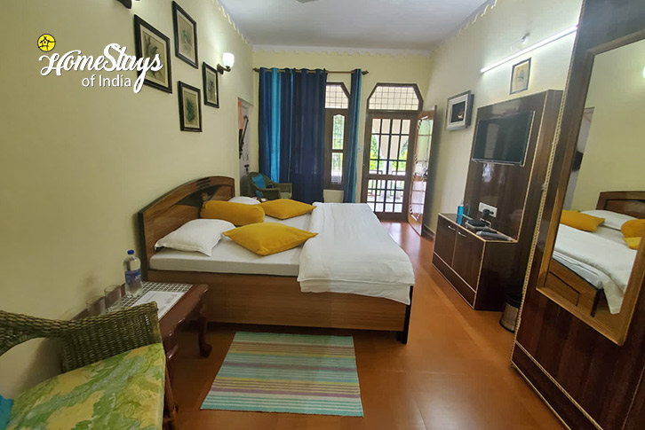 Classic-Room-1.1-Jone's Estate Homestay-Bhimtal