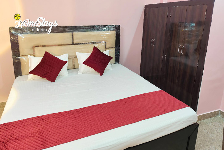 Classic-Room-1.1-Spiritual Spring Homestay-Ayodhya