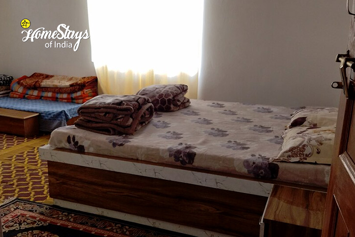 Classic-Room-1.1-Khangu Homestay-Kaza