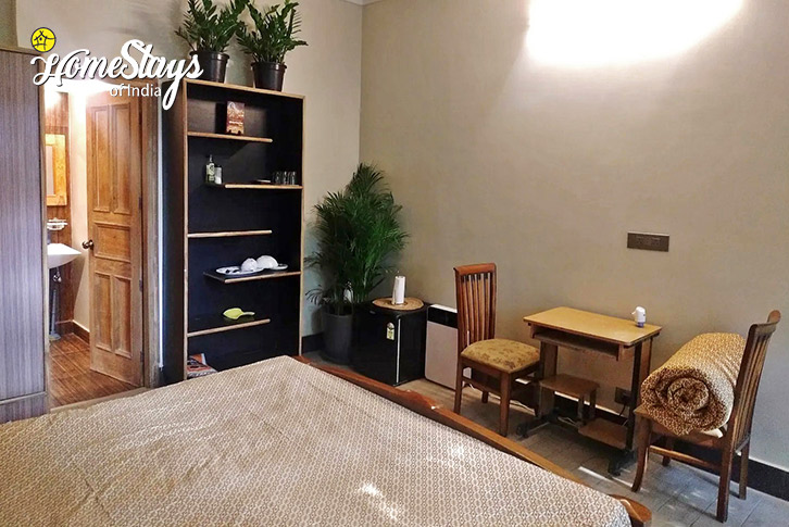 Classic-Room-1.2-The Green Grace Homestay-Faridabad