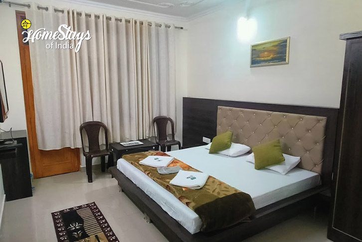 Classic-Room-2-Satobari Homestay-Mcleodganj