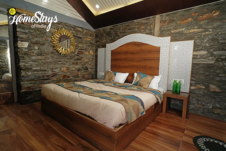 Classic-Room-2-Lazy Dreams Homestay-Chail