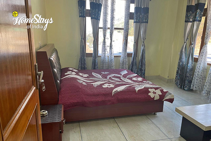 Classic-Room-2.1-The Pit Stop Homestay-Sundar Nagar