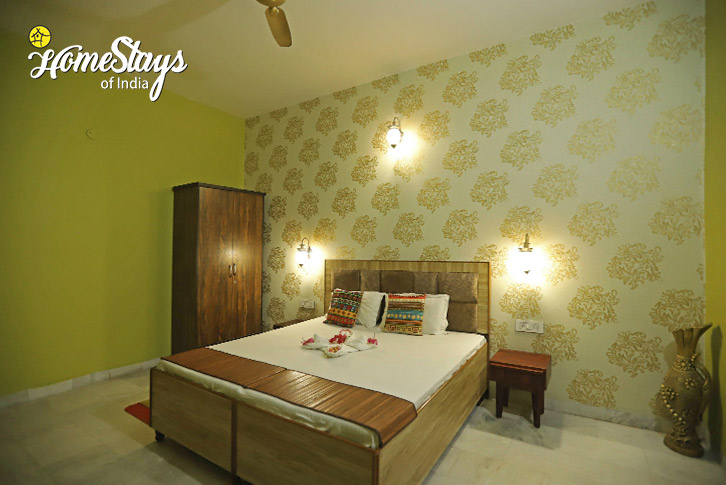 Classic-Room-2.1-The Wellness Homestay-Amritsar