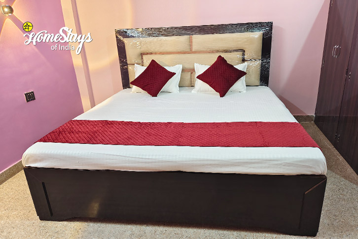 Classic-Room-5-Spiritual Spring Homestay-Ayodhya