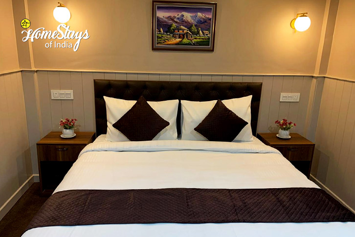 Classic-Room-3-Enchanting Hills Homestay-Ghoom, Darjeeling