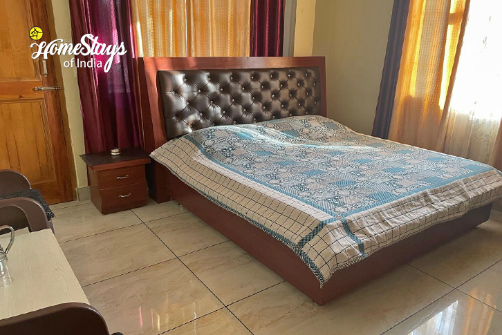 Classic-Room-3-The Pit Stop Homestay-Sundar Nagar