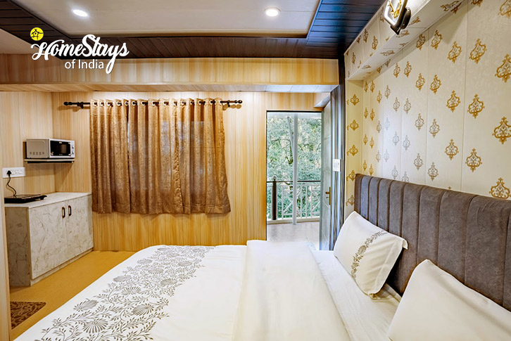 Classic-Room-3.1-Breakaway Homestay-Nainital