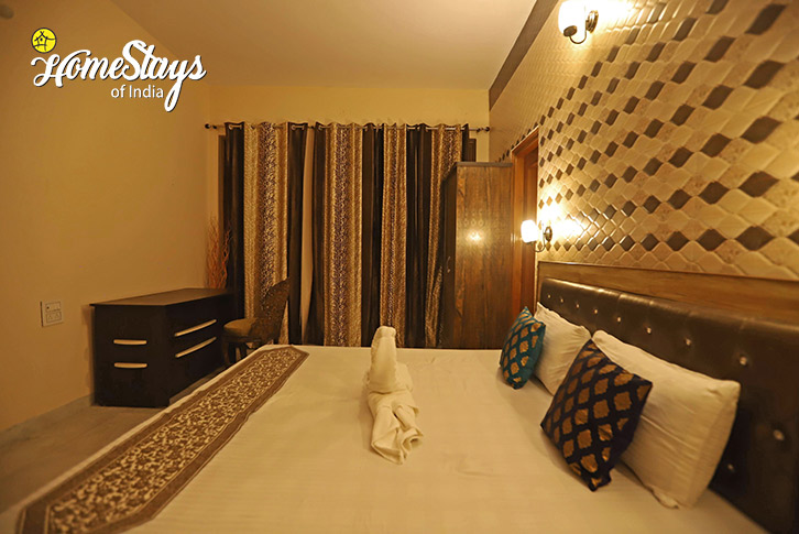 Classic Room-3.2-The Wellness Homestay-Amritsar