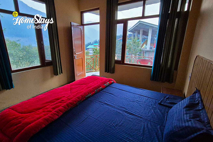 Classic-Room-4-The Mountain Groove Homestay-Old Manali