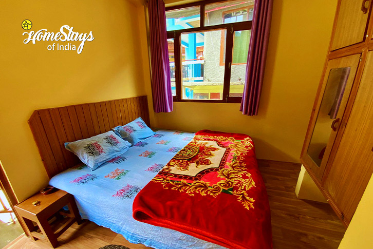 Classic-Room-5-The Mountain Groove Homestay-Old Manali