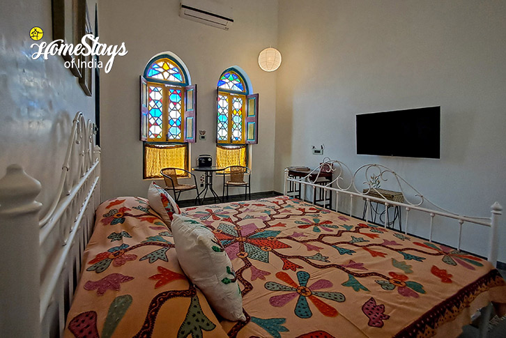 Classic-room-1-The Creative Canvas Homestay-Udaipur