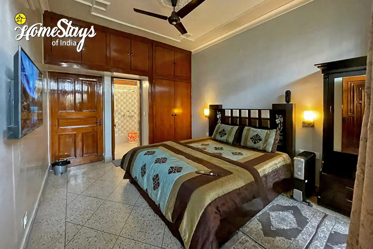 Classic-room-2-The Green Grace Homestay-Faridabad