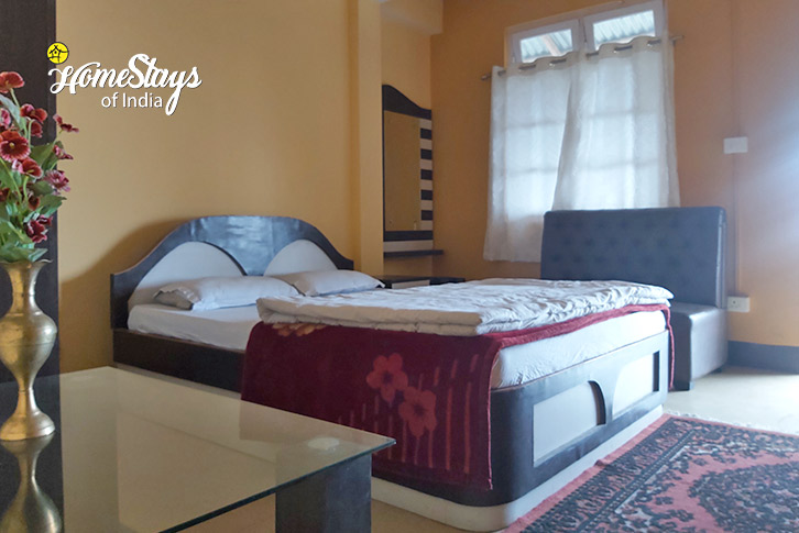 Classic-room-2.1-Solitude in the Hills Homestay-Pelling