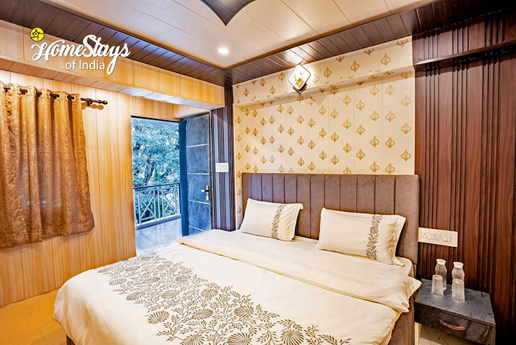 Classic-room-2.2-Breakaway Homestay-Nainital