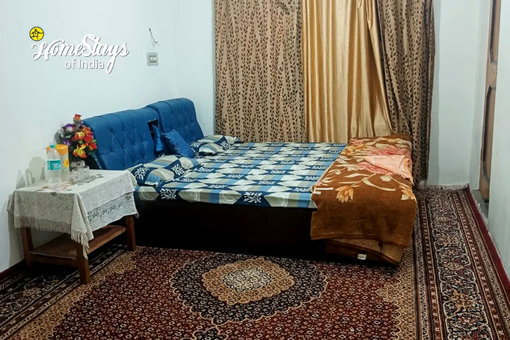 Classic-room-3-Comfort Corner Homestay-Srinagar