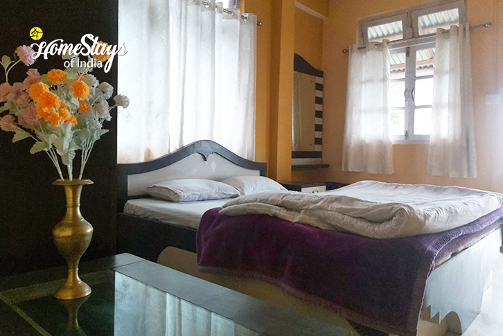 Classic-room-3.2-Solitude in the Hills Homestay-Pelling