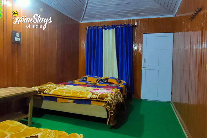 Classic-room-4-Peaks & Valleys Homestay-Rishop