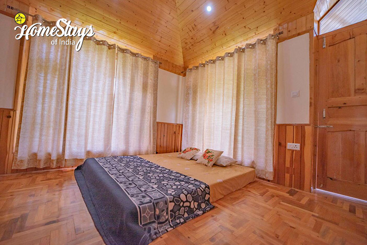 Classic-room-4-Verdant Vista Homestay-Naggar