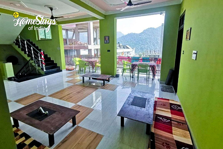 Common-Living-Gratitude Homestay, Tapovan-Rishikesh