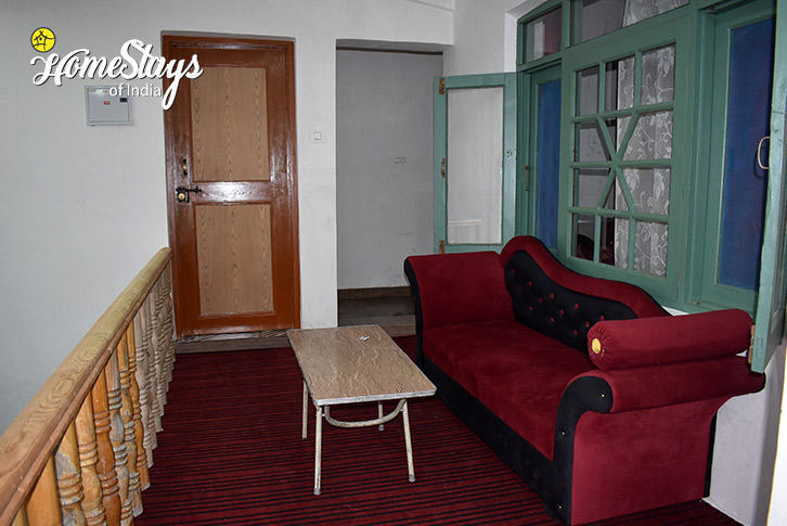 Common-Sitting-Truly Local Homestay-Srinagar