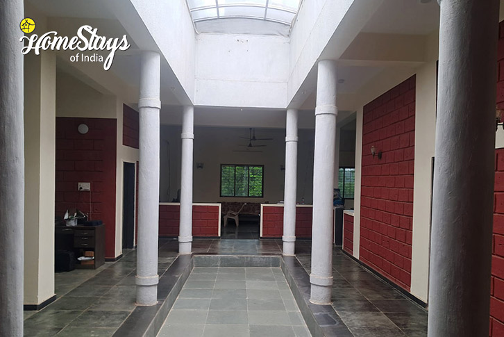 Courtyard-Fruitful Acres Farmstay, Kolad-Raigad