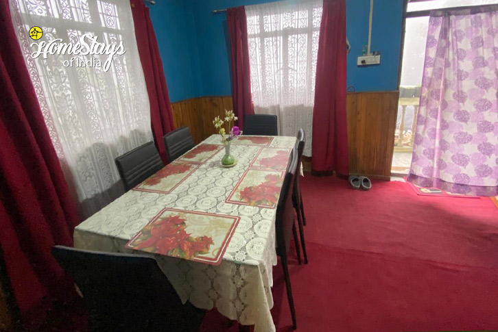 Dining-Area-Sunrise Crest Homestay, Rangbull-Darjeeling