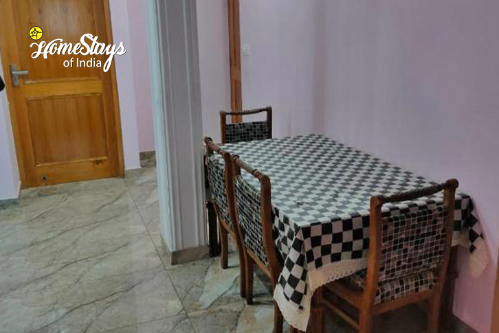 Dining-Area-The Pit Stop Homestay-Sundar Nagar