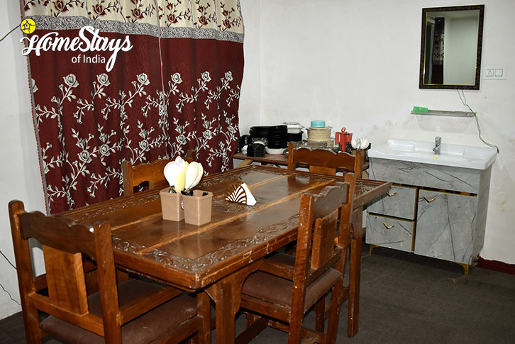 Dining-area-Truly Local Homestay-Srinagar