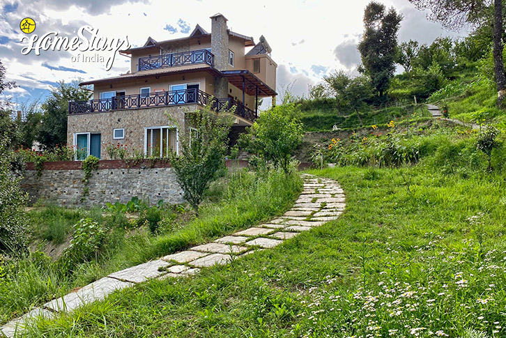 Exterior-Nature's Bounty Homestay-Mukteshwar-1