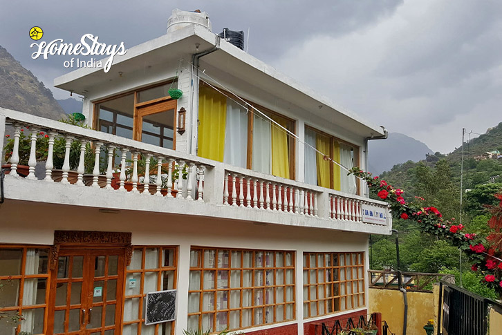 Exterior-1-Lap of Gods Homestay-Joshimath