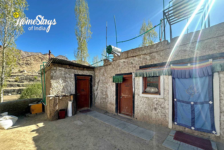 Exterior-1-Likir-Homestay-Ladakh