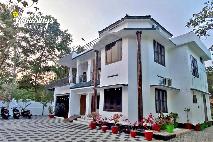 Exterior-1-Waves & Wonders Homestay-Varkala