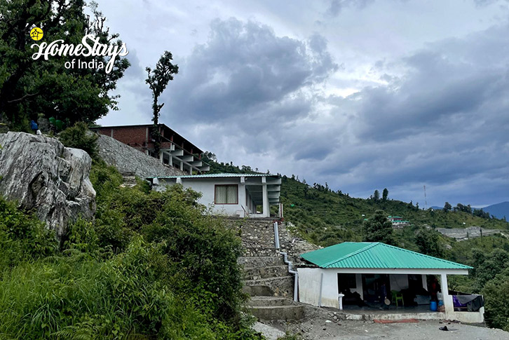 Exterior-Pristine Peaks Homestay-Sankri