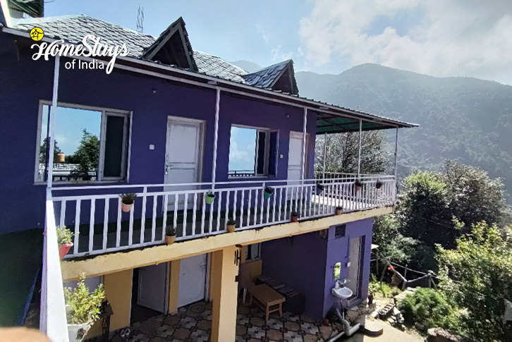 Exterior-Gunehar Gorge Homestay-Bir